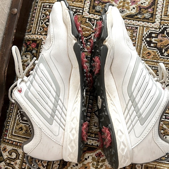 FootJoy Youth Fury Golf Shoes, 5, White/Silver, Used & Still in Great Condition - Picture 4 of 5